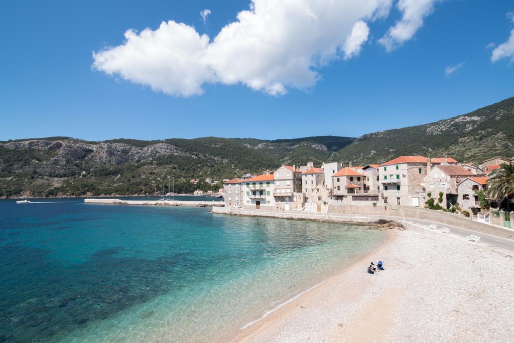 Apartments On The Beach Komiža Exterior foto